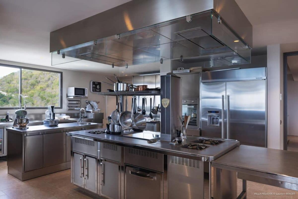 On A Hill Side Villa With Superb Amenities St. Barthelemy Extérieur photo