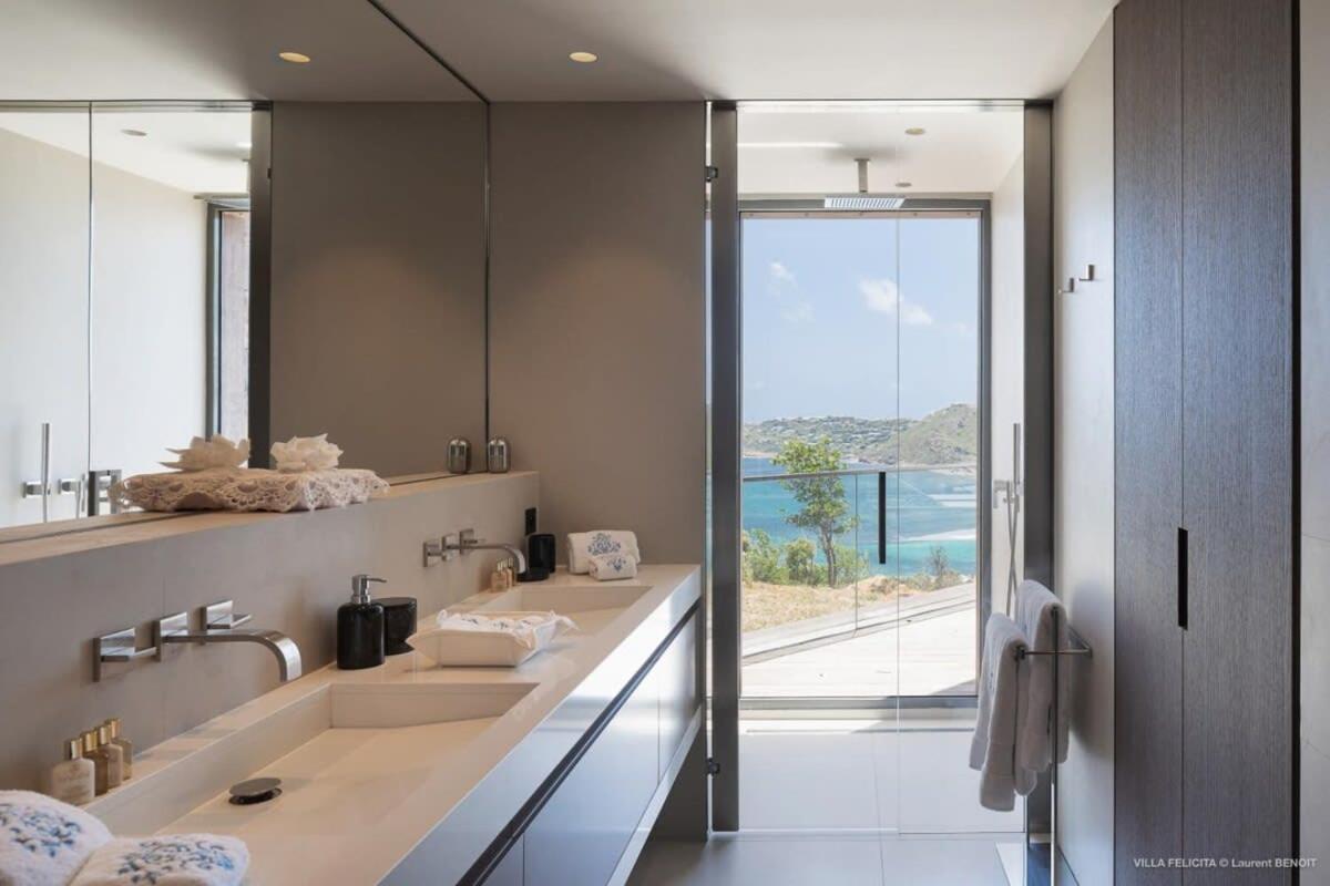 On A Hill Side Villa With Superb Amenities St. Barthelemy Extérieur photo